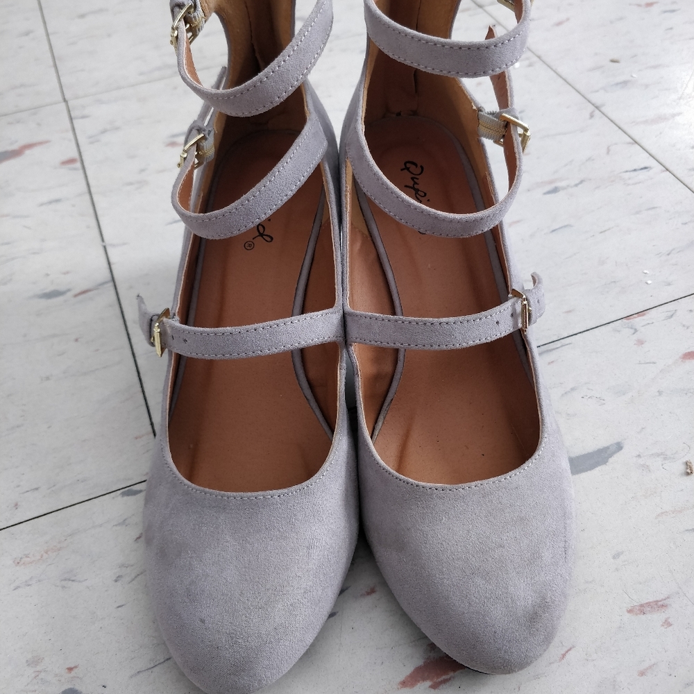 Qupid Block heel suede pump